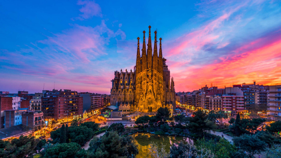 Spain launches a new digital nomad visa